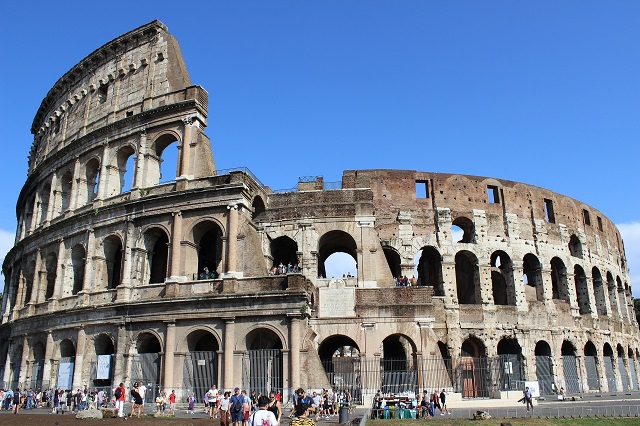 Colisée, amphithéâtre antique, Rome, Italie