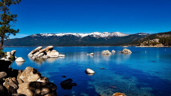 Lago Tahoe, Sierra Nevada, tra California e Nevada