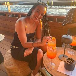 Leyla Saint-Leu Reunion