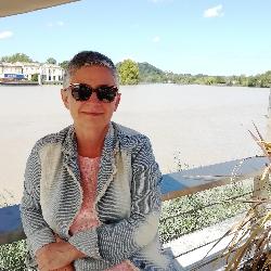 House sitter em  Libourne France