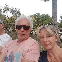 catetrog Bezouce France
