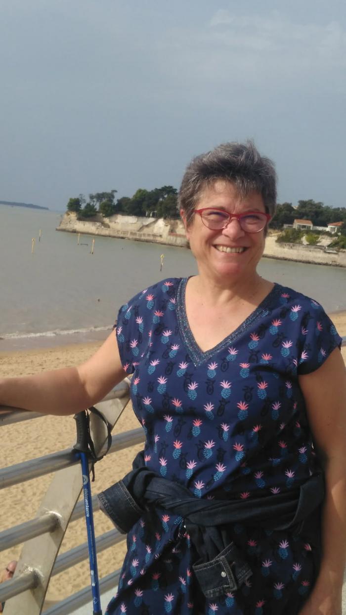 Home sitting Varaize, France