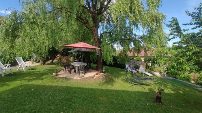 Home sitting Bourbonne-les-Bains, France