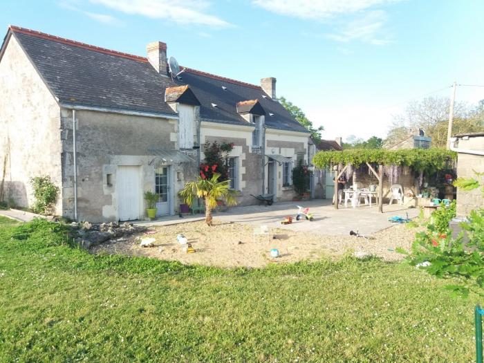 Home sitting Panzoult, France