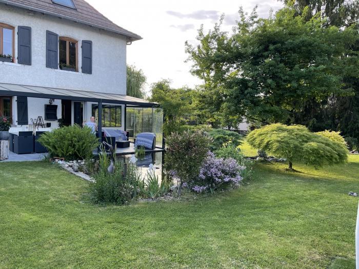 Home sitting Aoste, France