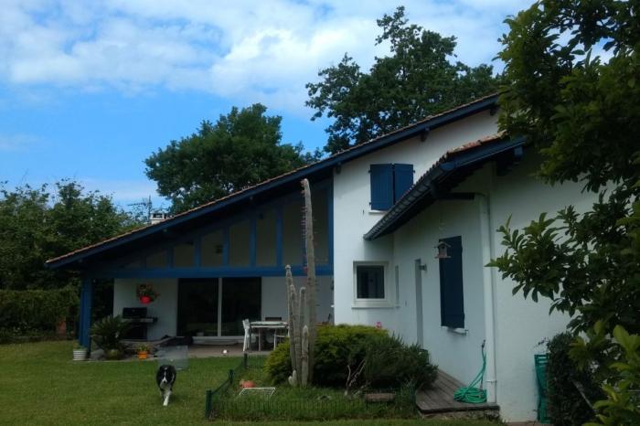 Home sitting Bassussarry, France