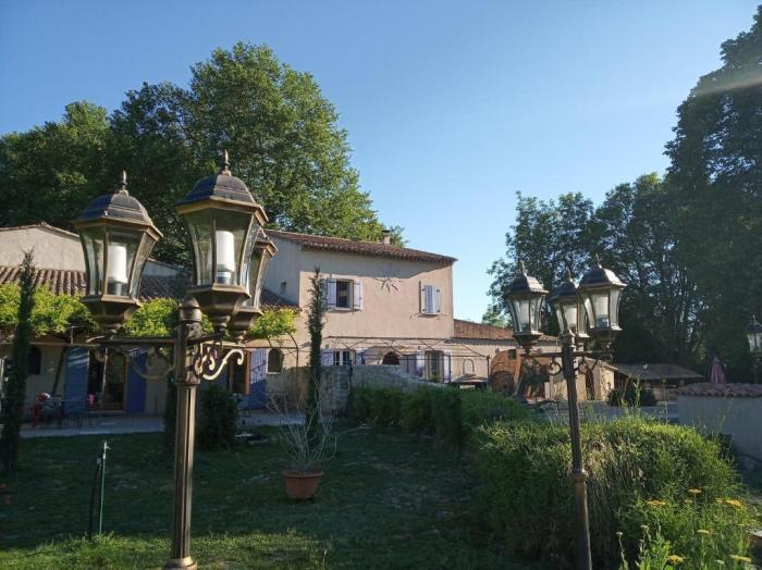 Home sitting Velleron, France