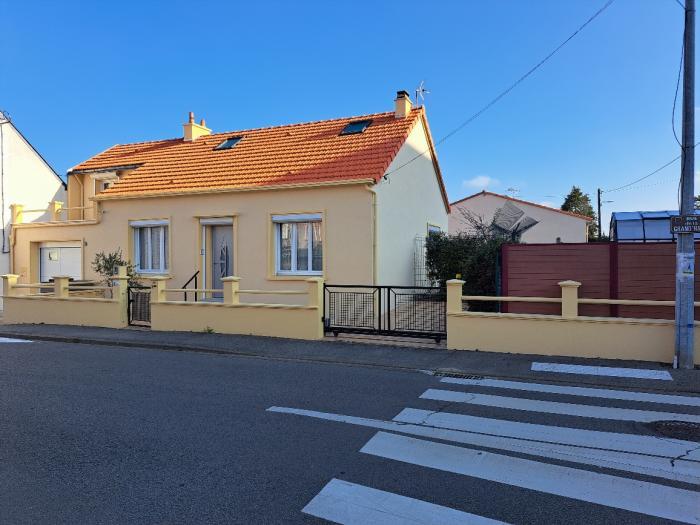 Home sitting Rez&eacute;, France