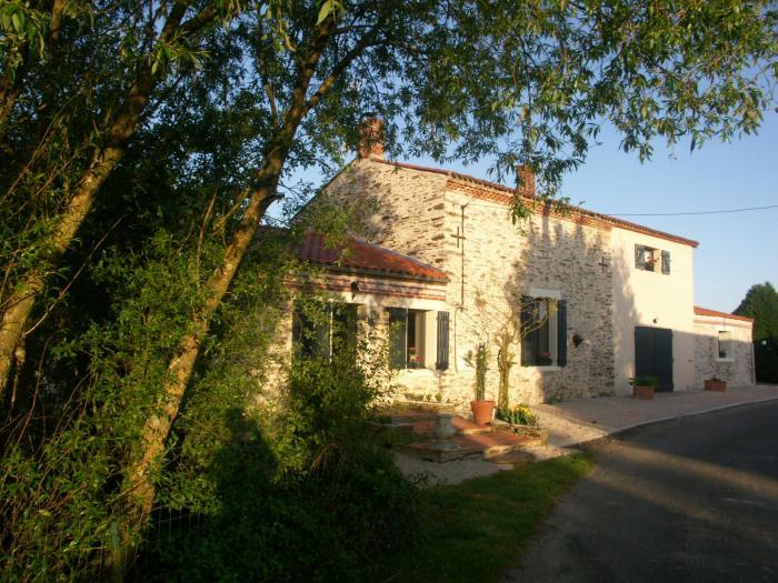 Home sitting La Remaudi&egrave;re, France