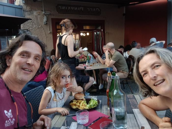 Home sitting Esconnets, France