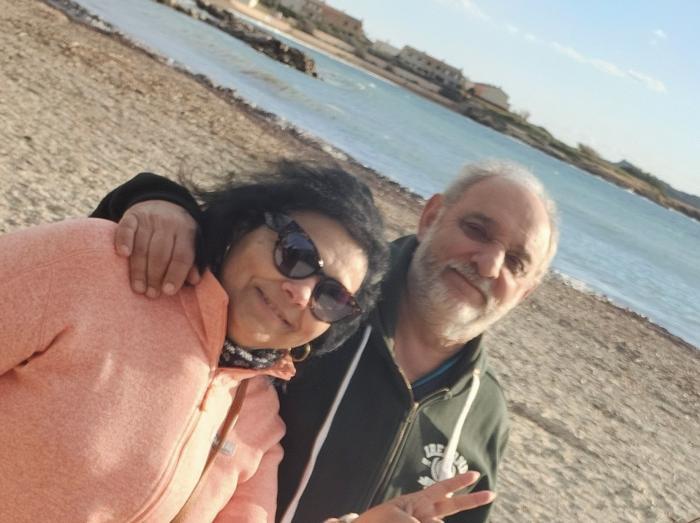 Home sitting Marennes, France