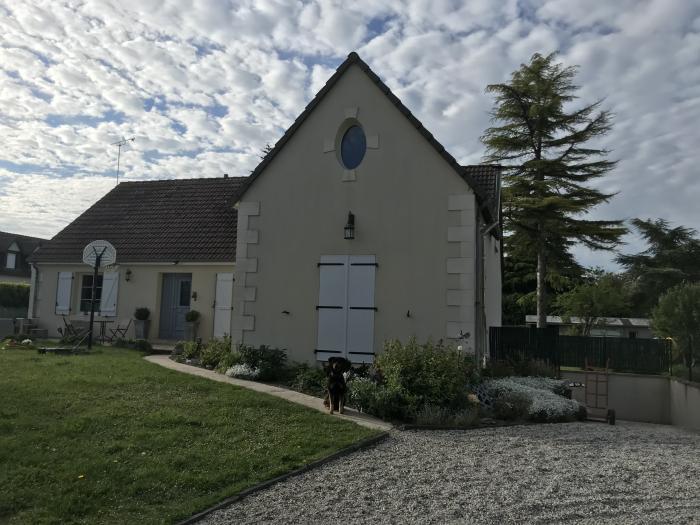 Home sitting Ballan-Mir&eacute;, France