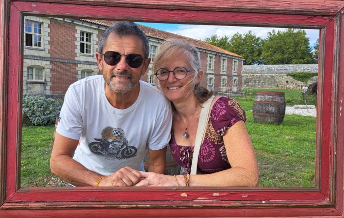 Home sitting Donnery, France