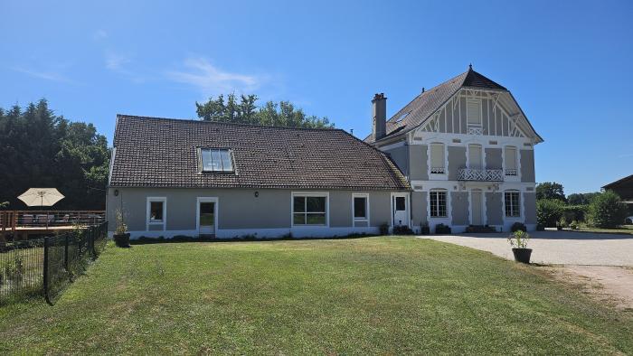 Home sitting Vichy, France