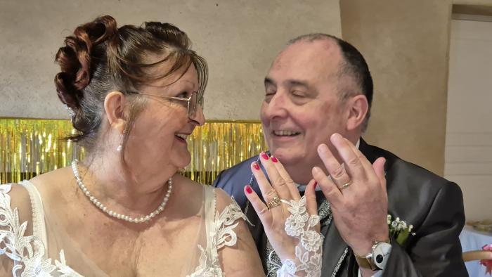 Home sitting Champcevinel, France