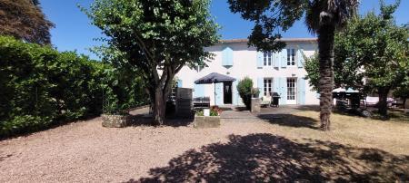 home sitting, France, La Jarrie