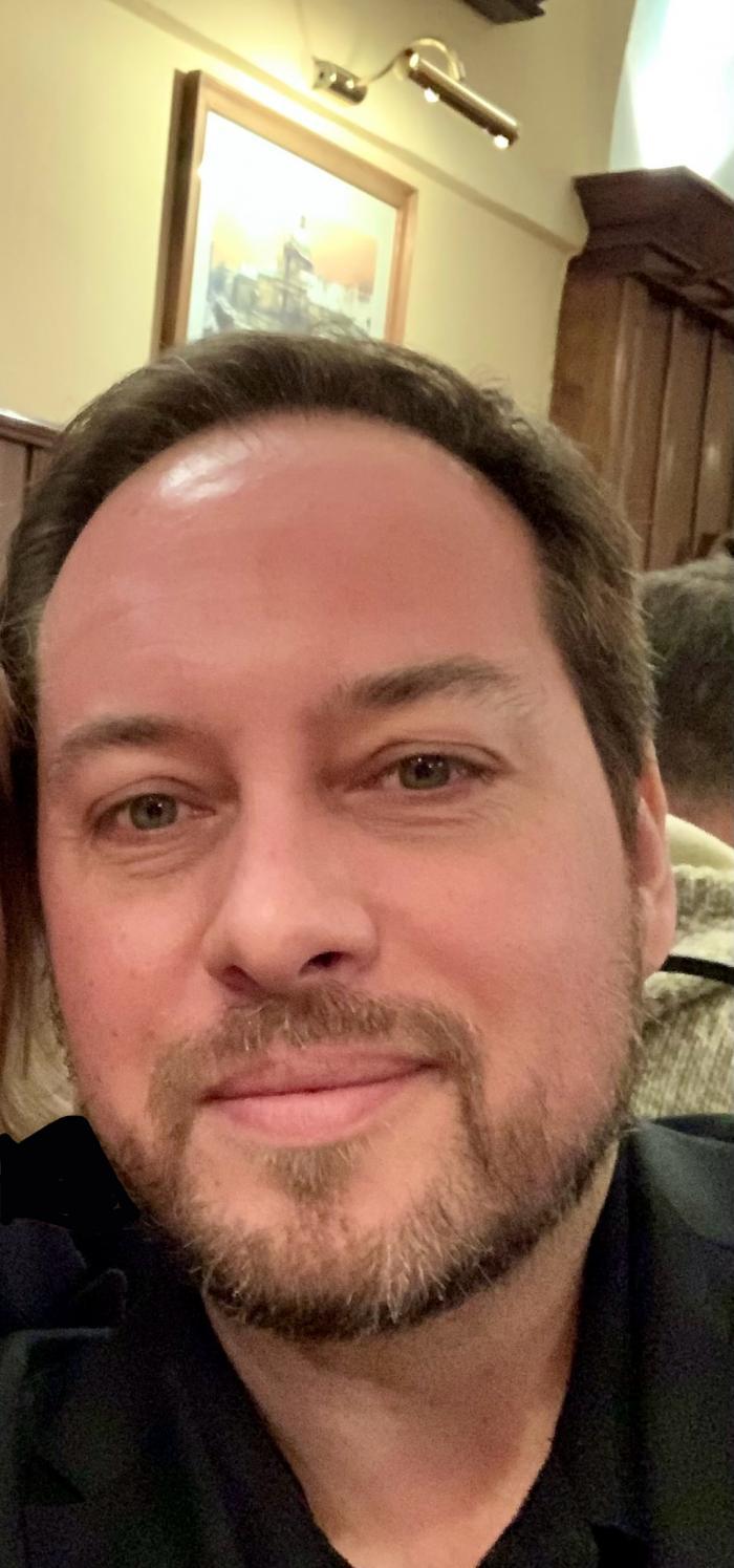 Home sitting Saint-&Eacute;loy-d'Allier, France