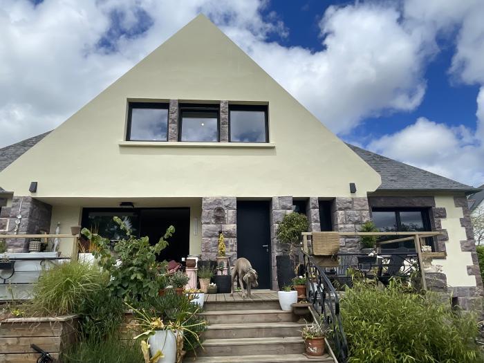 Home sitting Paimpol, France