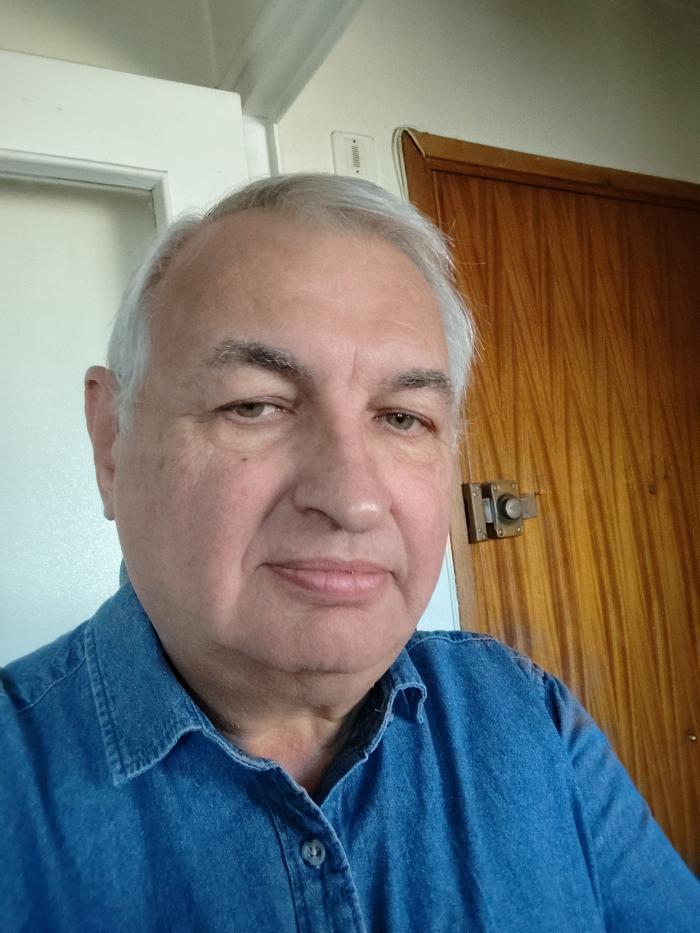 Home sitting Lyon, France