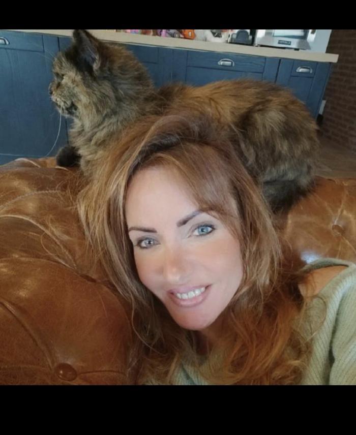 Home sitting Lencouacq, France