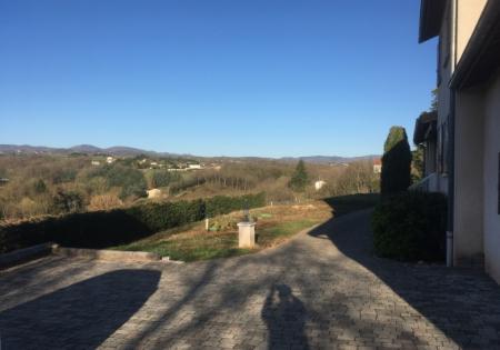 home sitting, France, Orliénas