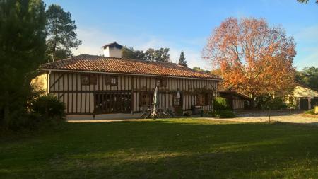 Home sitting Trensacq, France