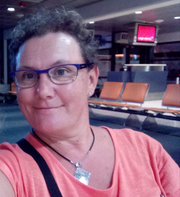 Home sitting Montlu&ccedil;on, France