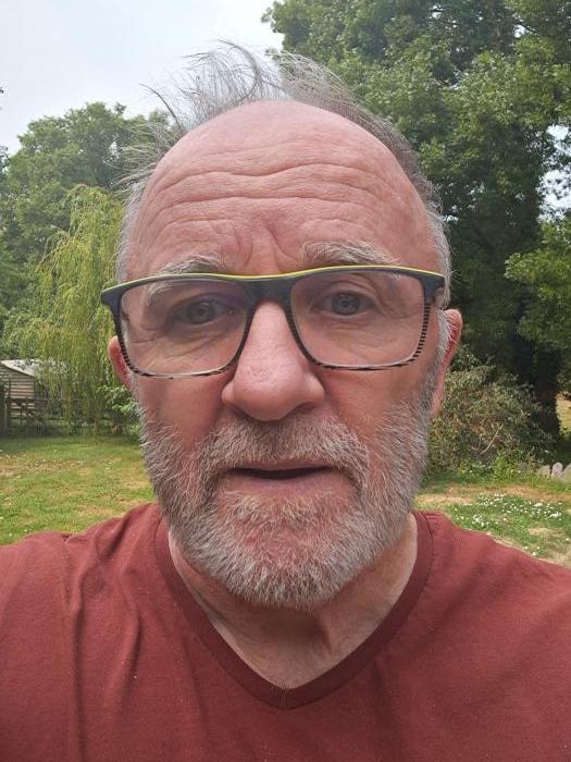 Home sitting Iss&eacute;, France