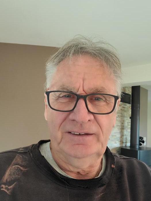 Home sitting Le Pellerin, France