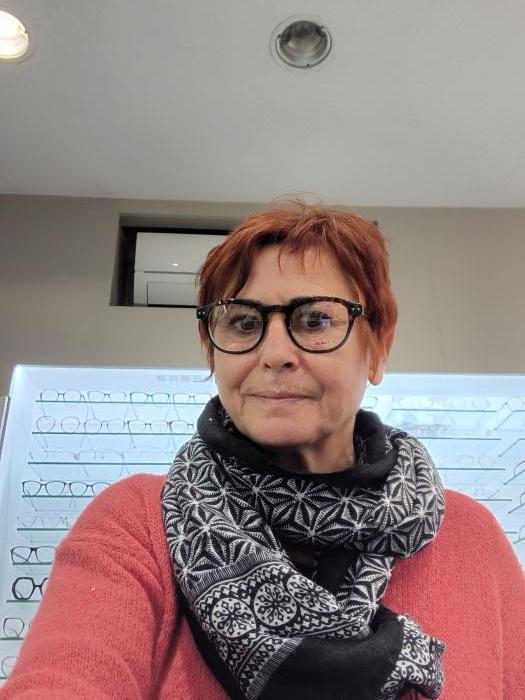 Home sitting Fontaine, France