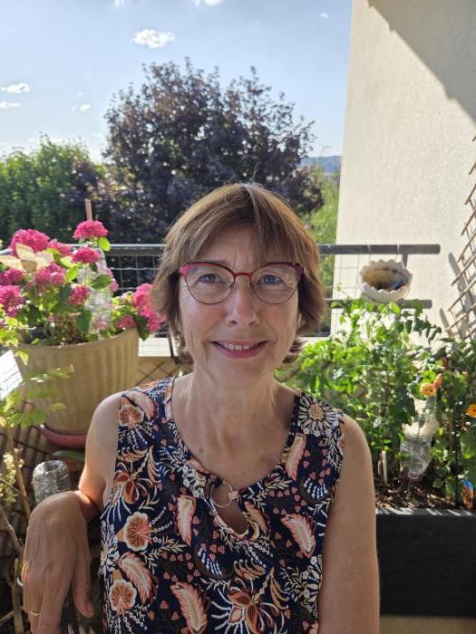 Home sitting Ach&egrave;res, France