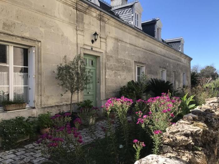 Home sitting Cl&eacute;r&eacute;-les-Pins, France