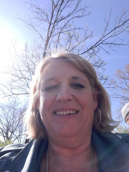 Home sitting M&eacute;es, France