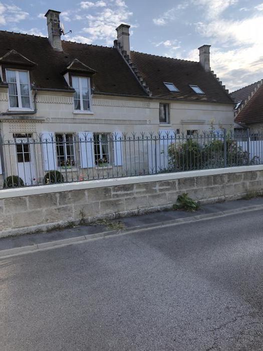 Home sitting Trosly-Breuil, France