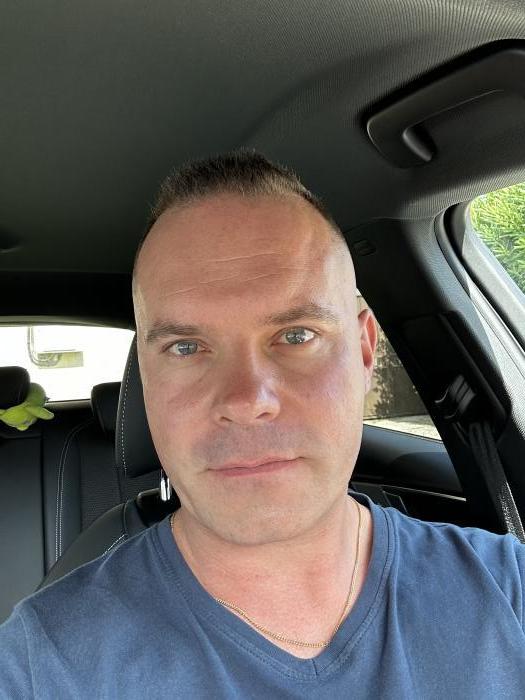 Home sitting Cavaillon, France