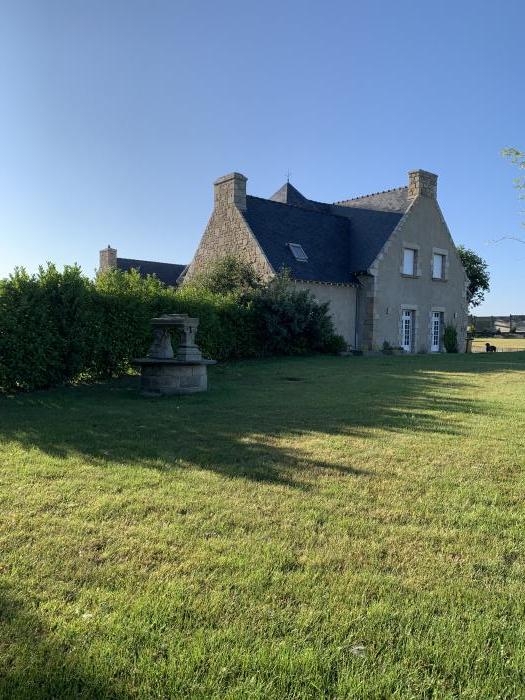 Home sitting Le Cr&eacute;ac'H, France