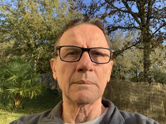 Home sitting Brant&ocirc;me, France