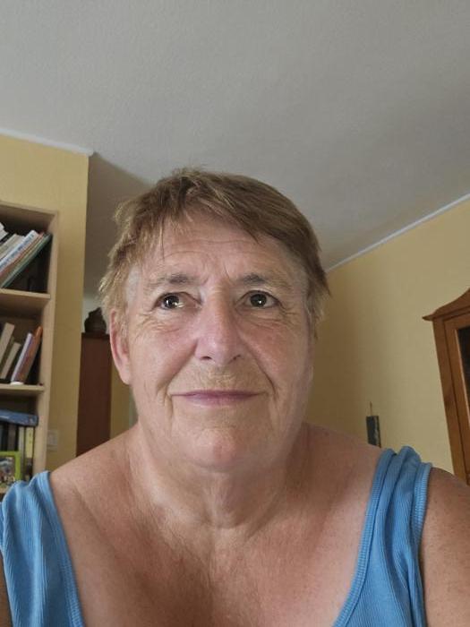 Home sitting Morannes, France