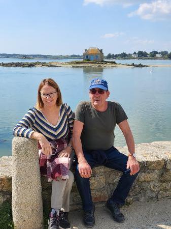 Home sitting Saint-Yvi, France