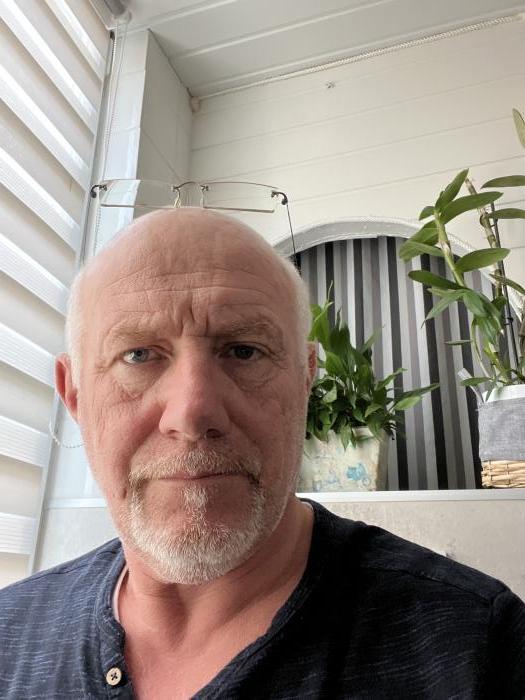 Home sitting Reugney, France