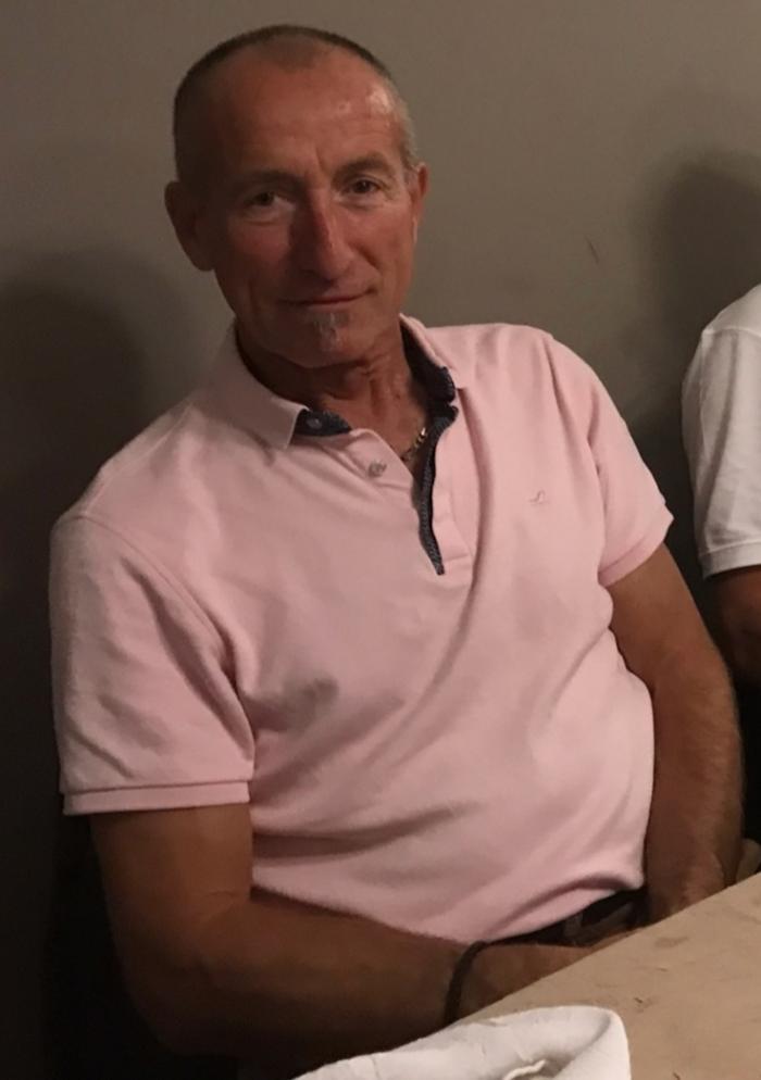 Home sitting Saint-Cyr-les-Vignes, France