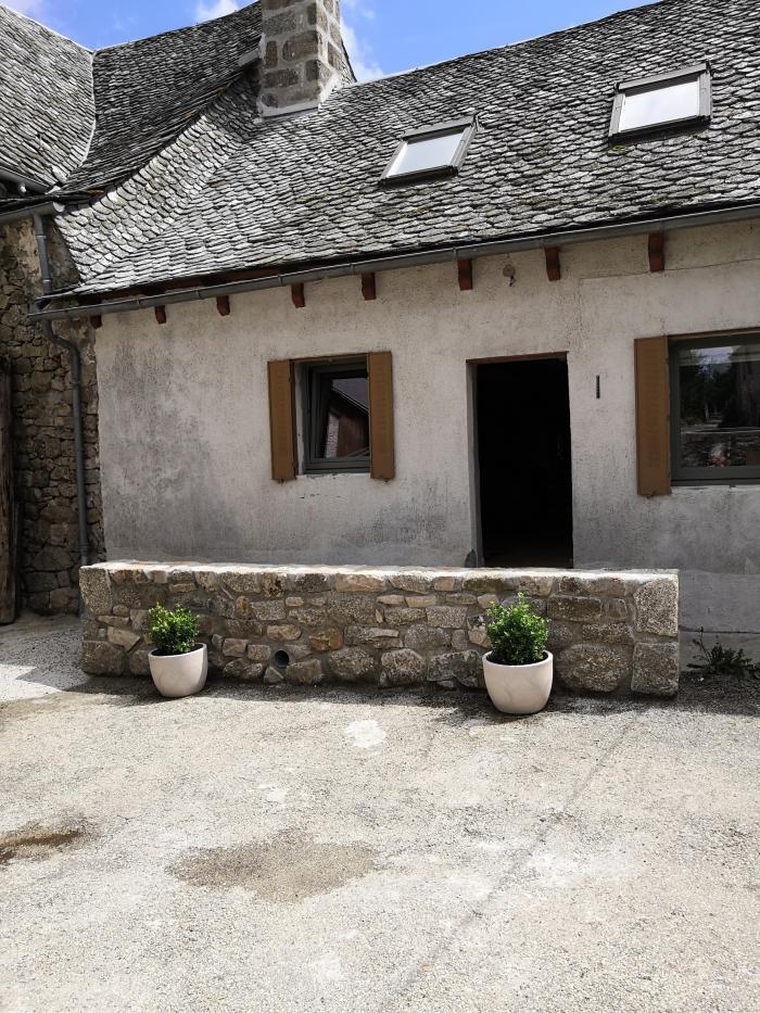home sitting, France, Saint-Amans-des-Cots